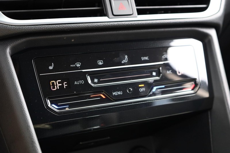Volkswagen Taos Vehicle Image 16