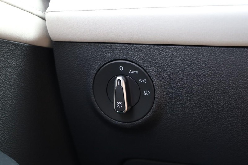 Volkswagen Taos Vehicle Image 21