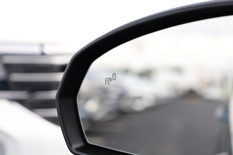 Volkswagen Taos Vehicle Image 22