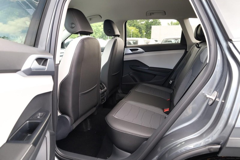 Volkswagen Taos Vehicle Image 23