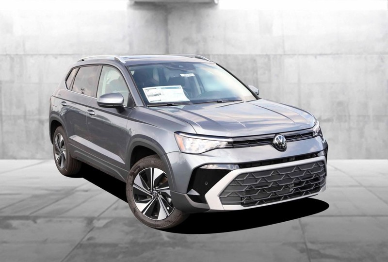 Volkswagen Taos Vehicle Image 02