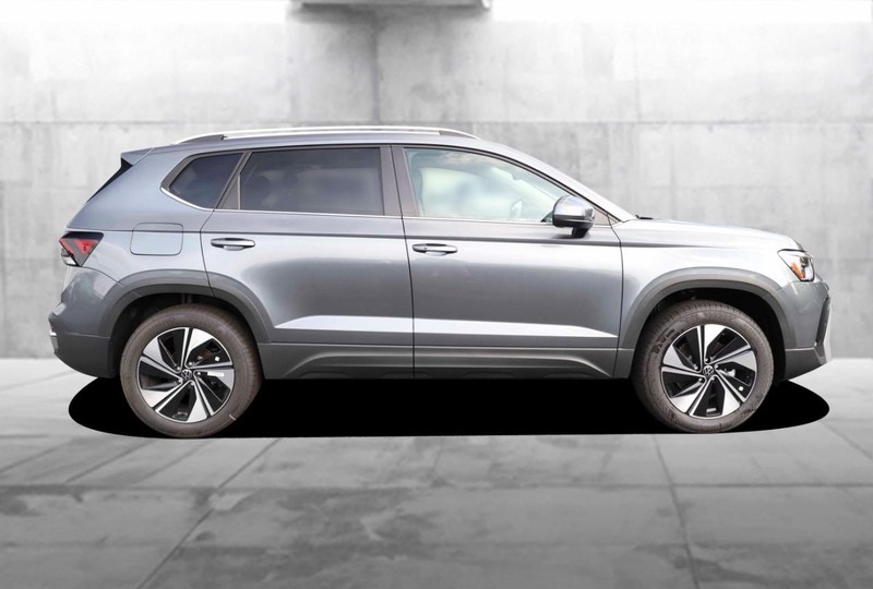 Volkswagen Taos Vehicle Image 05