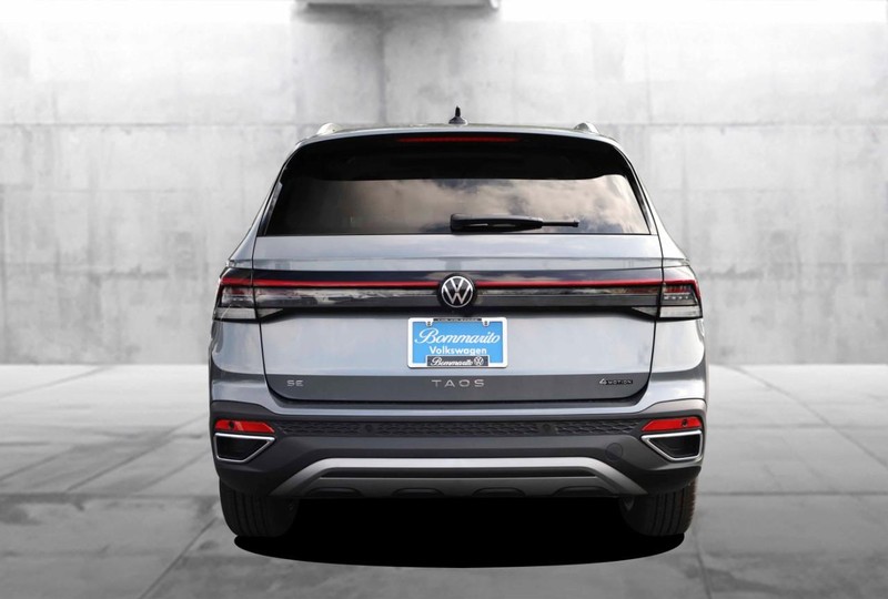 Volkswagen Taos Vehicle Image 06