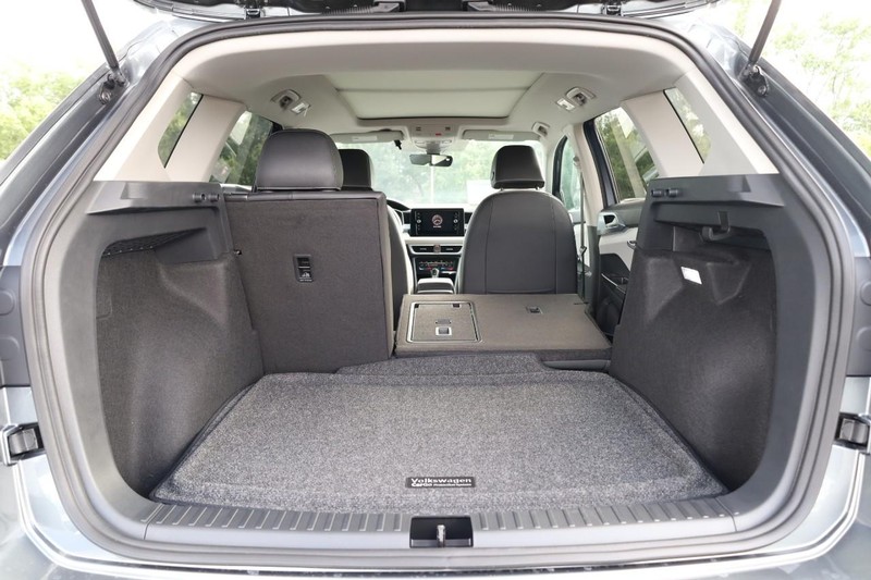 Volkswagen Taos Vehicle Image 08