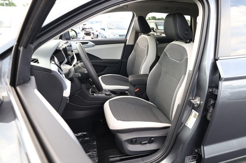 Volkswagen Taos Vehicle Image 10