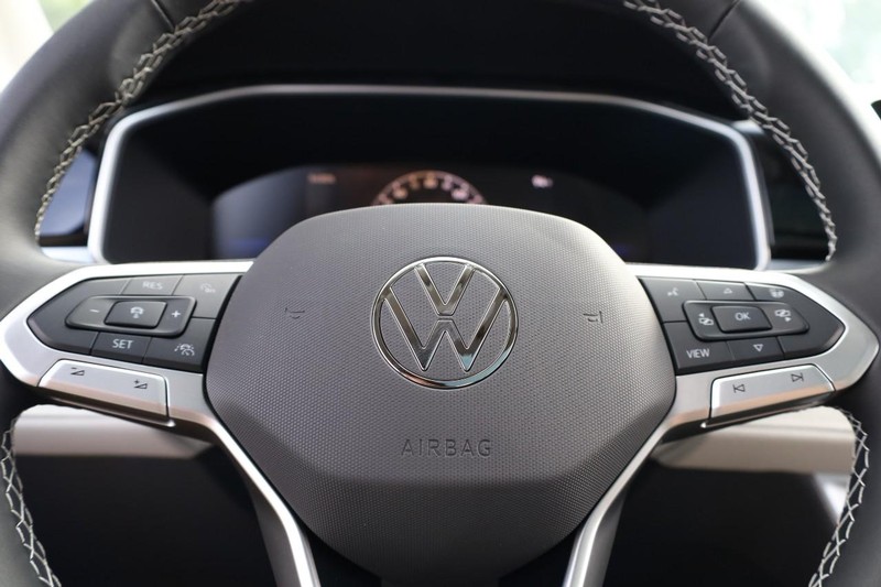 Volkswagen Taos Vehicle Image 11