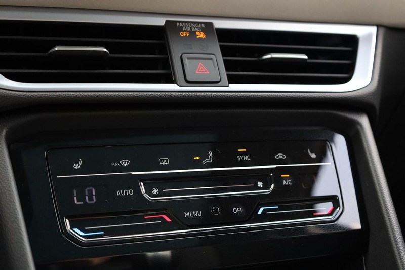 Volkswagen Taos Vehicle Image 16
