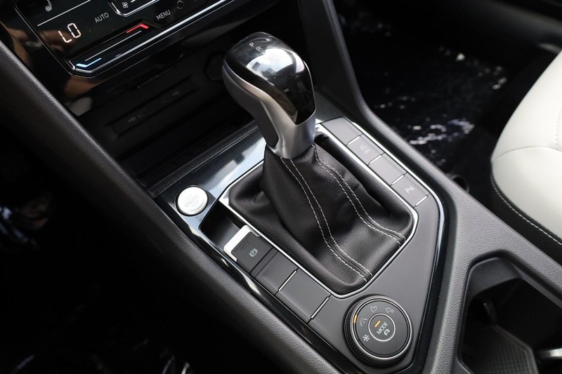 Volkswagen Taos Vehicle Image 18