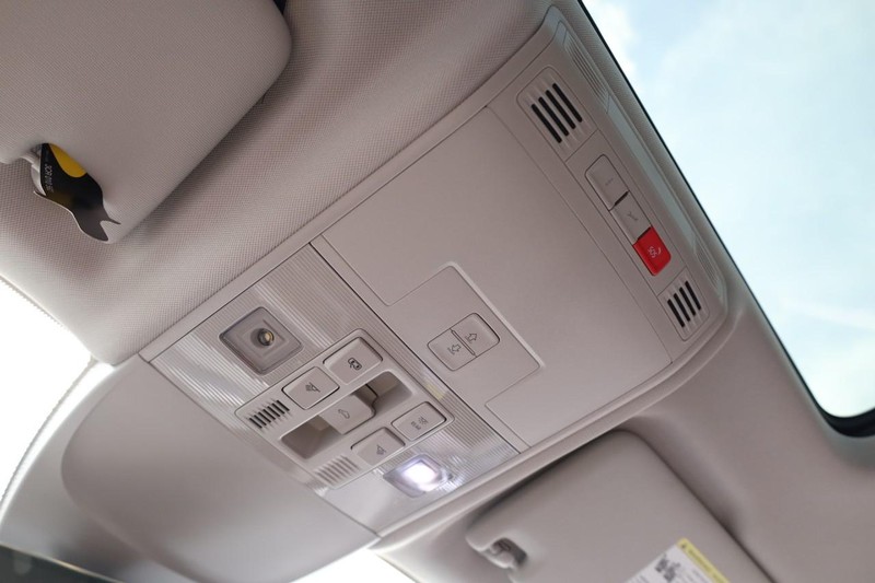 Volkswagen Taos Vehicle Image 19