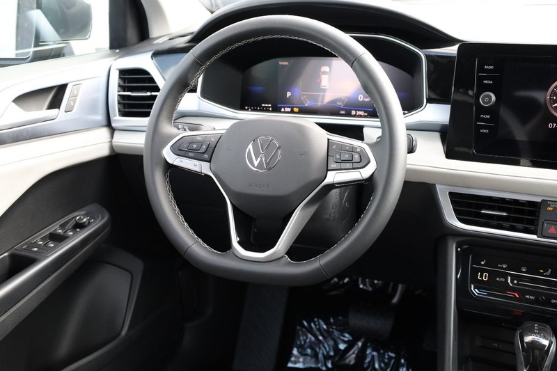 Volkswagen Taos Vehicle Image 25