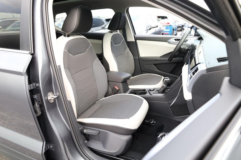 Volkswagen Taos Vehicle Image 26