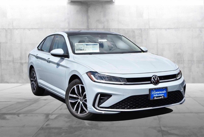 Volkswagen Jetta Vehicle Image 02