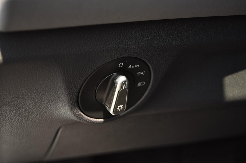 Volkswagen Jetta Vehicle Image 11