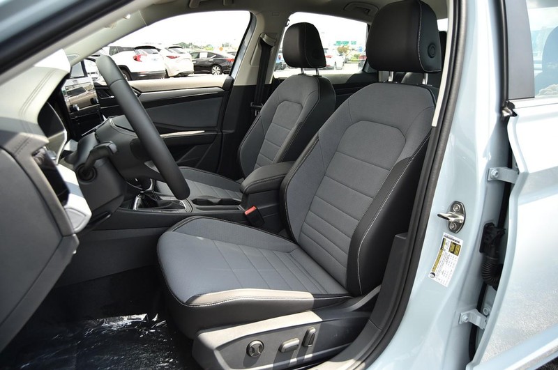 Volkswagen Jetta Vehicle Image 20