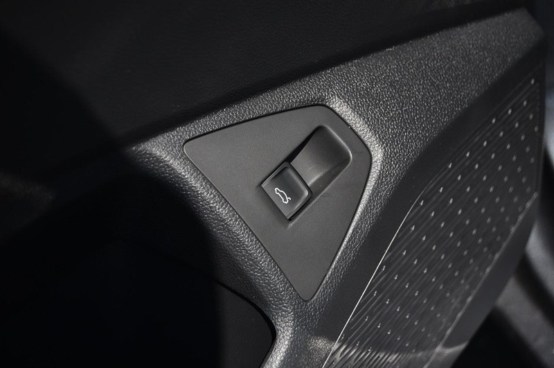Volkswagen Jetta Vehicle Image 09