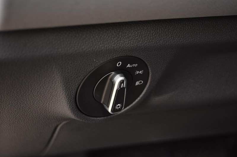 Volkswagen Jetta Vehicle Image 11