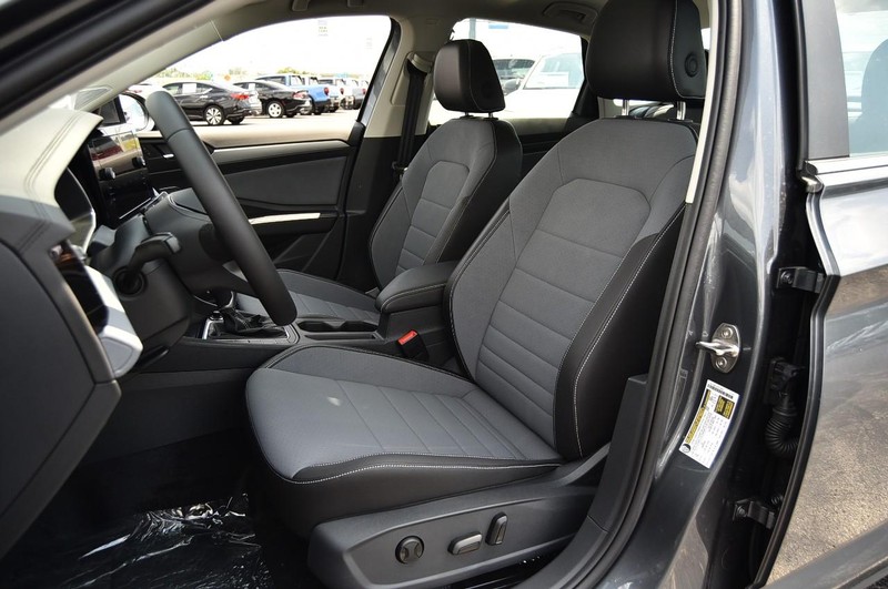 Volkswagen Jetta Vehicle Image 20