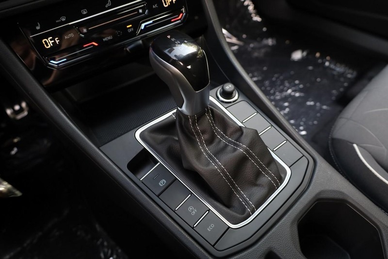 Volkswagen Jetta Vehicle Image 16