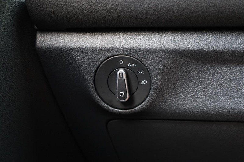 Volkswagen Jetta Vehicle Image 19