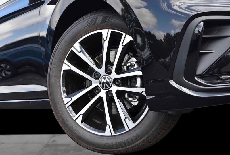 Volkswagen Jetta Vehicle Image 03