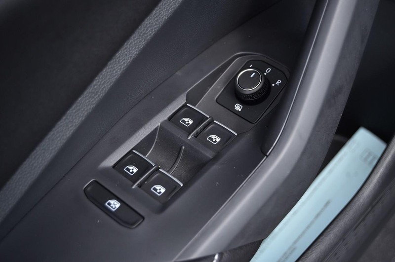 Volkswagen Jetta Vehicle Image 08