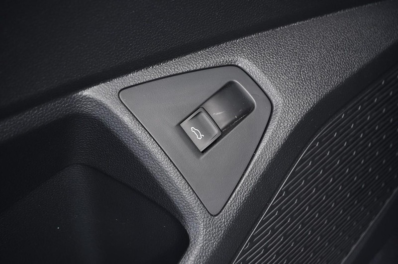 Volkswagen Jetta Vehicle Image 09