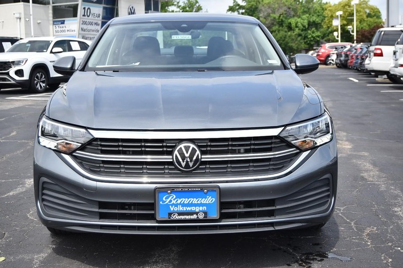 Volkswagen Jetta Vehicle Image 04