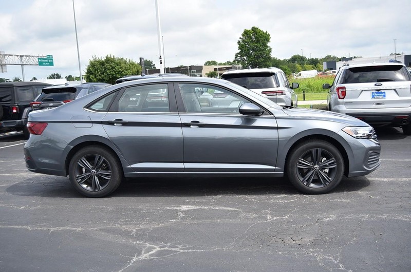 Volkswagen Jetta Vehicle Image 05