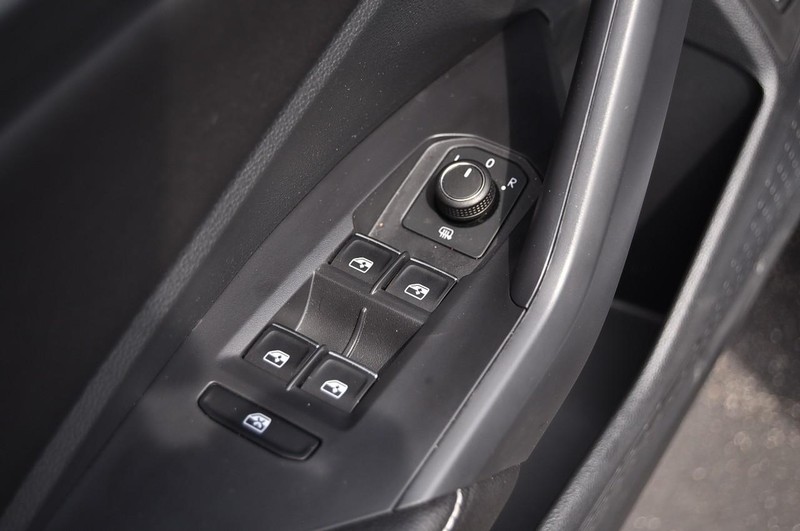 Volkswagen Jetta Vehicle Image 08