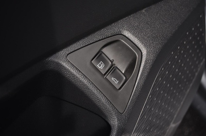 Volkswagen Jetta Vehicle Image 09