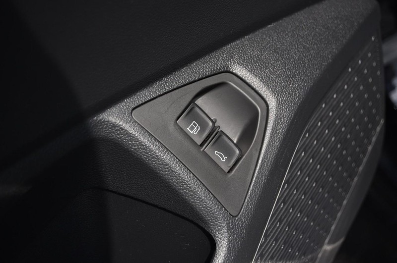 Volkswagen Jetta Vehicle Image 09