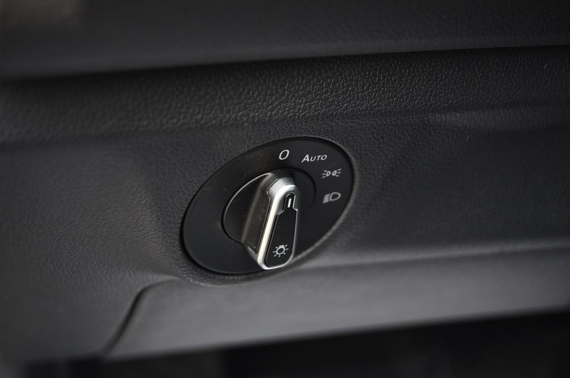 Volkswagen Jetta Vehicle Image 11