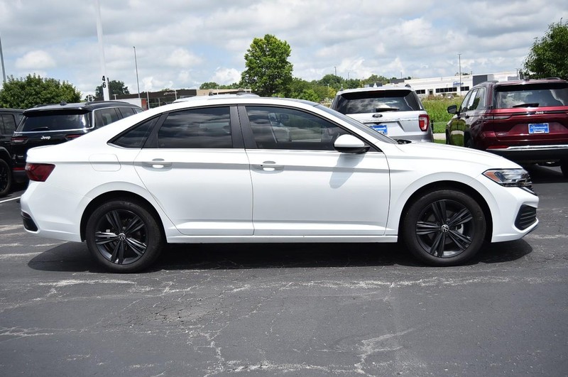 Volkswagen Jetta Vehicle Image 05