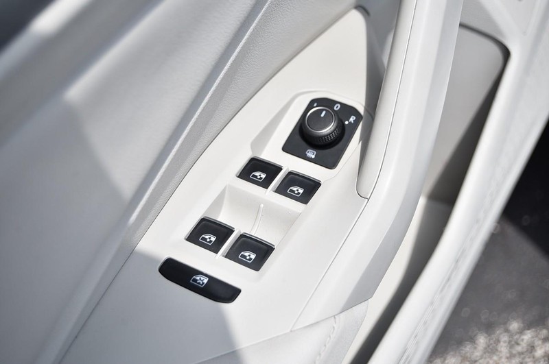 Volkswagen Jetta Vehicle Image 08