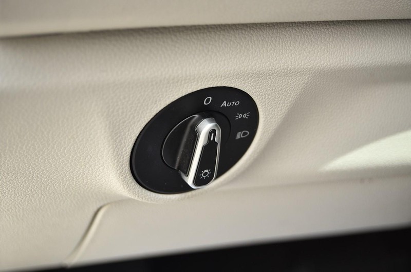 Volkswagen Jetta Vehicle Image 11