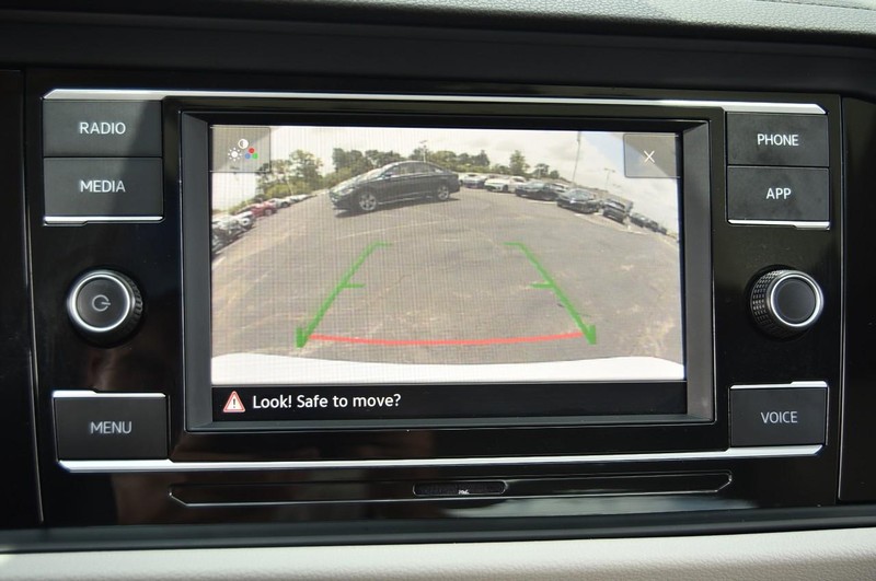 Volkswagen Jetta Vehicle Image 13
