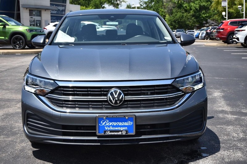 Volkswagen Jetta Vehicle Image 04