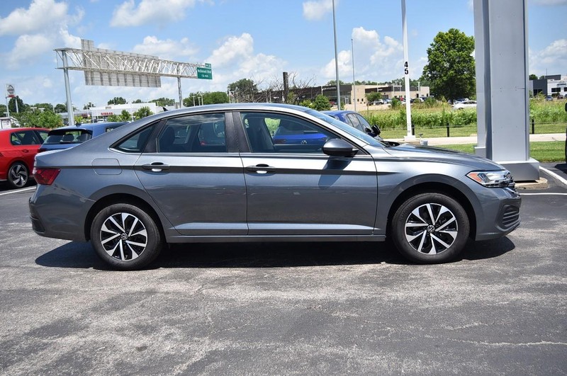 Volkswagen Jetta Vehicle Image 05