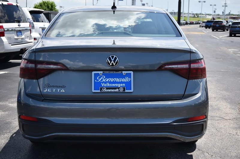 Volkswagen Jetta Vehicle Image 06