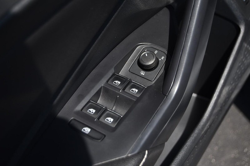 Volkswagen Jetta Vehicle Image 08