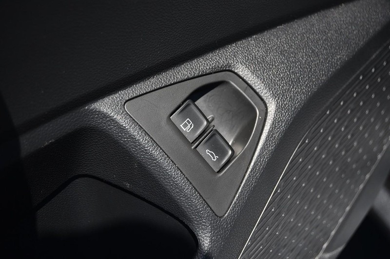 Volkswagen Jetta Vehicle Image 09