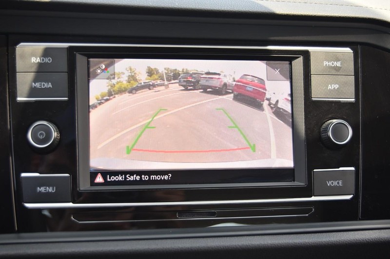 Volkswagen Jetta Vehicle Image 13