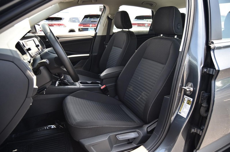 Volkswagen Jetta Vehicle Image 19