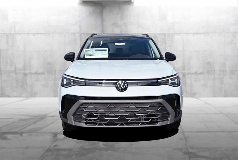 Volkswagen Taos Vehicle Image 04
