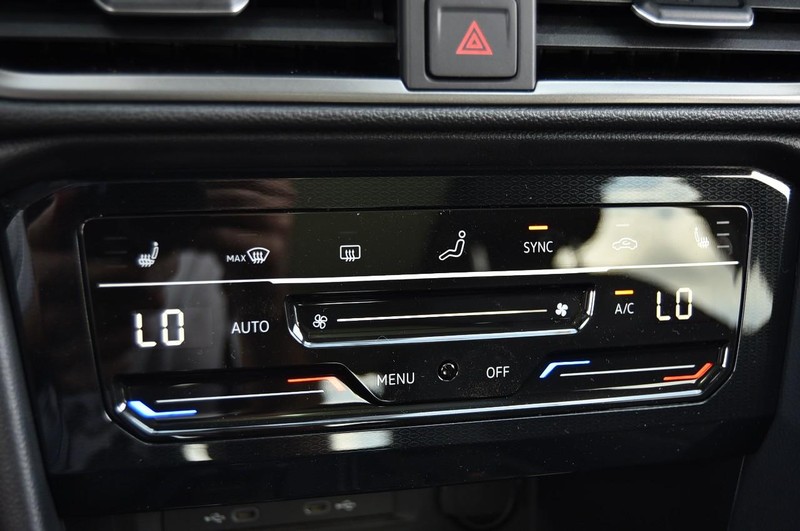 Volkswagen Taos Vehicle Image 14