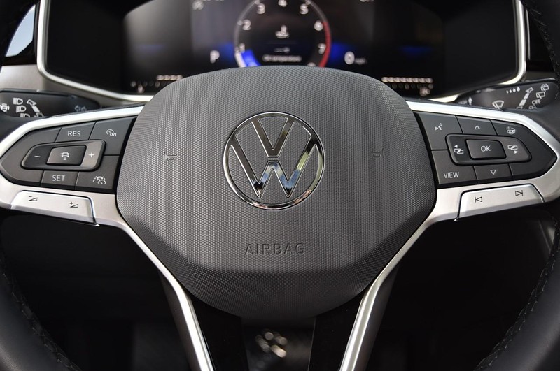 Volkswagen Taos Vehicle Image 18