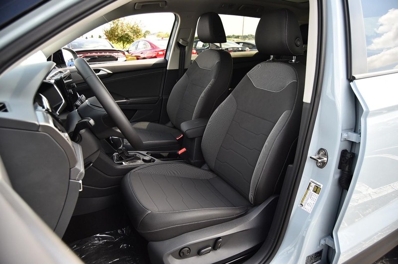 Volkswagen Taos Vehicle Image 19