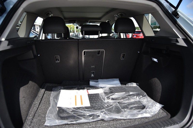 Volkswagen Taos Vehicle Image 25