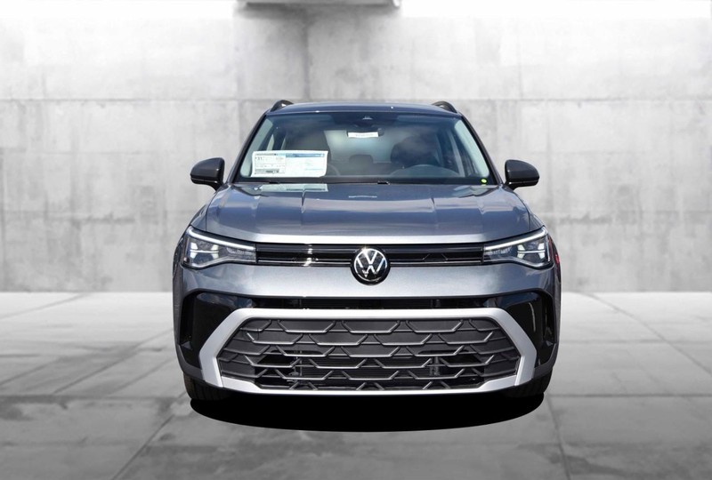 Volkswagen Taos Vehicle Image 04