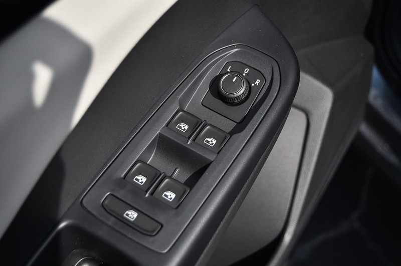 Volkswagen Taos Vehicle Image 08